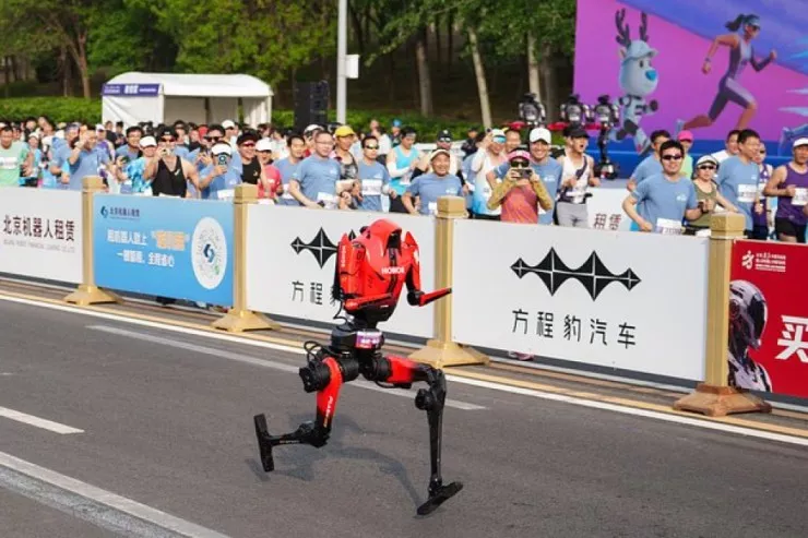 Çində robot insan rekordunu  üstələdi