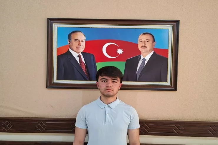 "Ən çox valideynlərimə   borcluyam" - Maksimum bal  yığan abituriyent